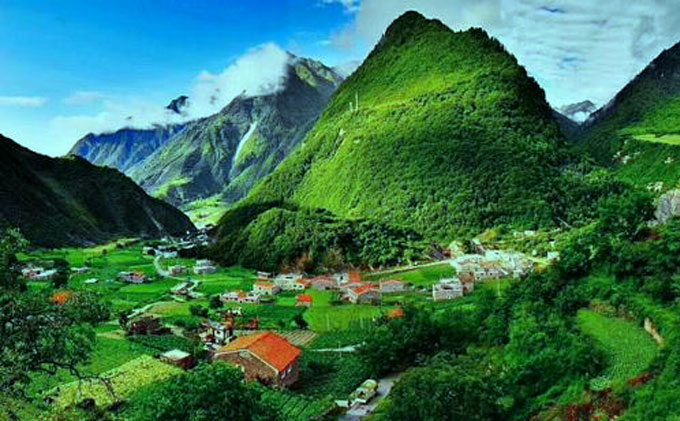 阿坝·孟屯河谷拓展基地